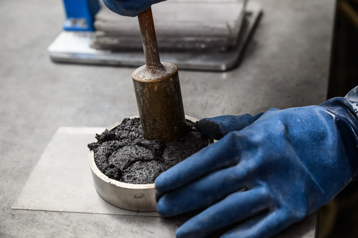 Black Technology is a proprietary, drop-in process that enables existing wallboard manufacturers to produce carbon-negative wallboard at commodity prices.